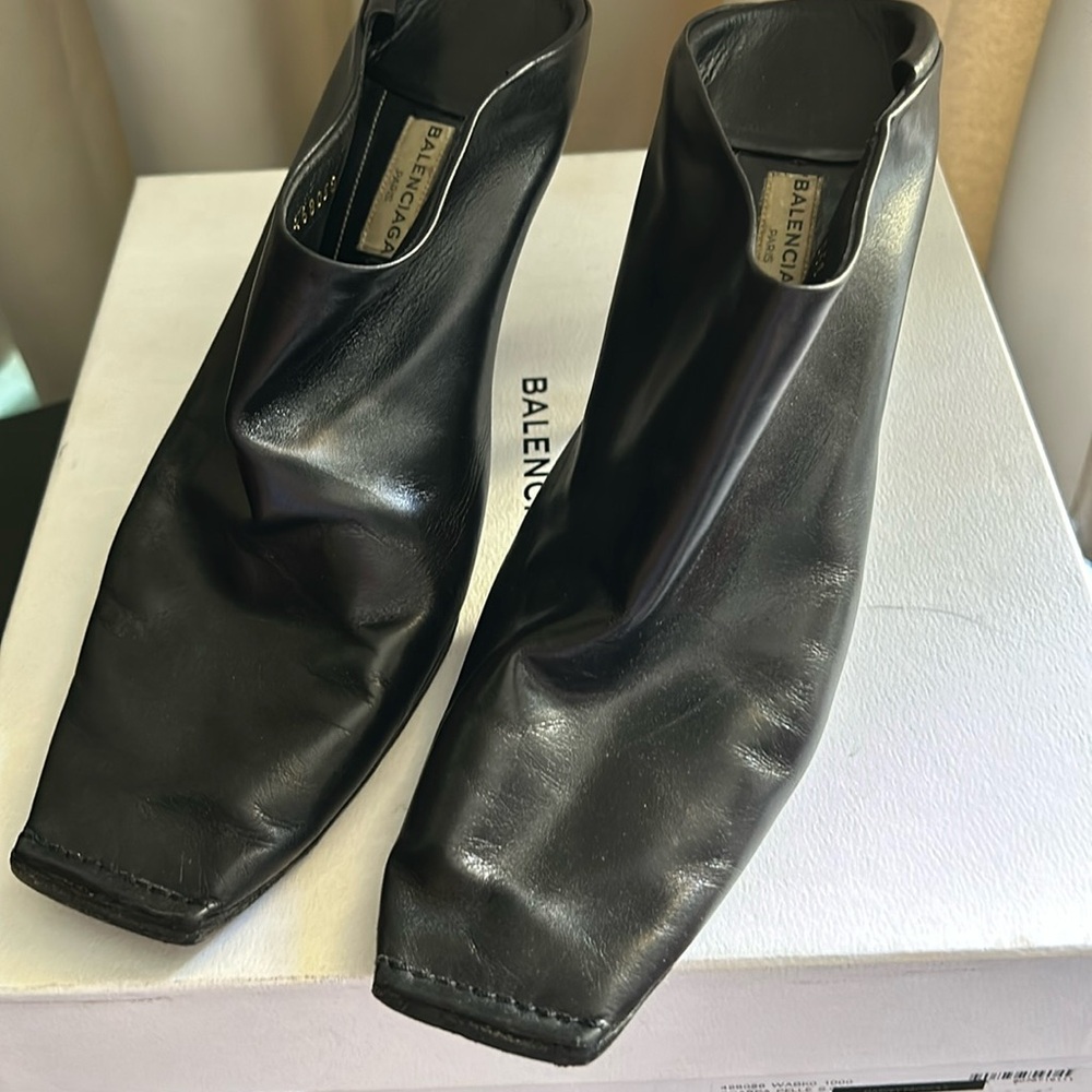 Balenciaga black square toe mule 41
